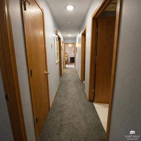 2141 Emery Lane, Abilene, KS 67410