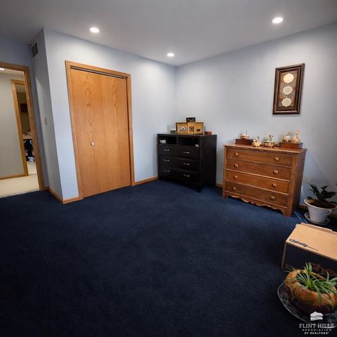 2141 Emery Lane, Abilene, KS 67410