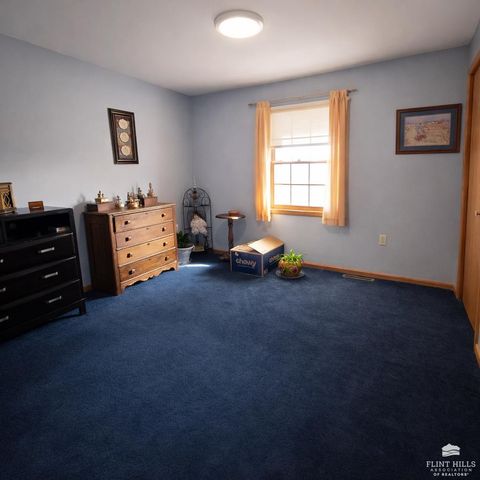 2141 Emery Lane, Abilene, KS 67410