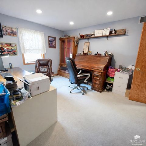 2141 Emery Lane, Abilene, KS 67410