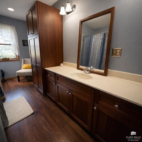 2141 Emery Lane, Abilene, KS 67410