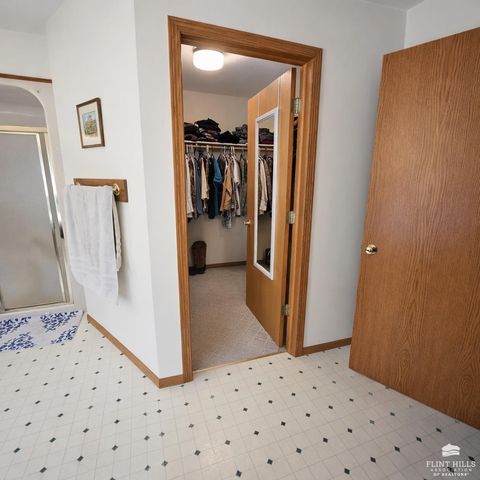 2141 Emery Lane, Abilene, KS 67410