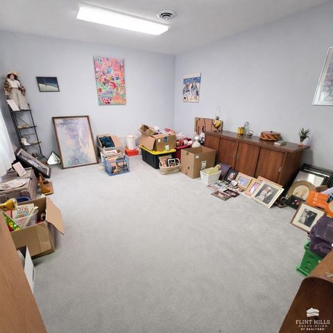 2141 Emery Lane, Abilene, KS 67410