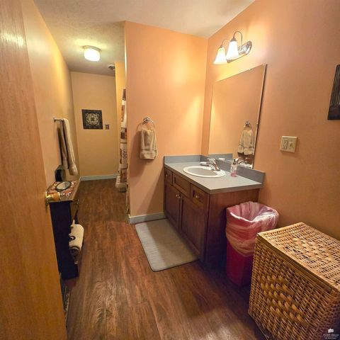 2141 Emery Lane, Abilene, KS 67410