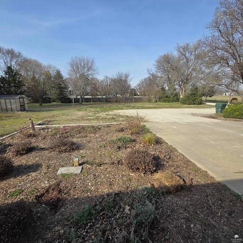 2141 Emery Lane, Abilene, KS 67410