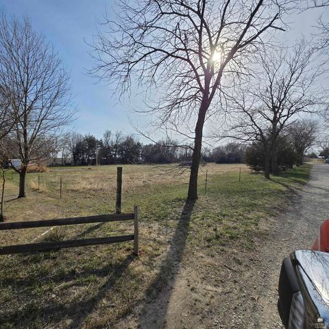 2141 Emery Lane, Abilene, KS 67410