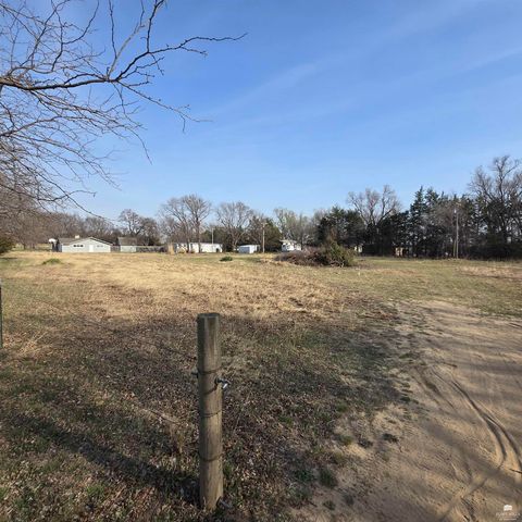 2141 Emery Lane, Abilene, KS 67410