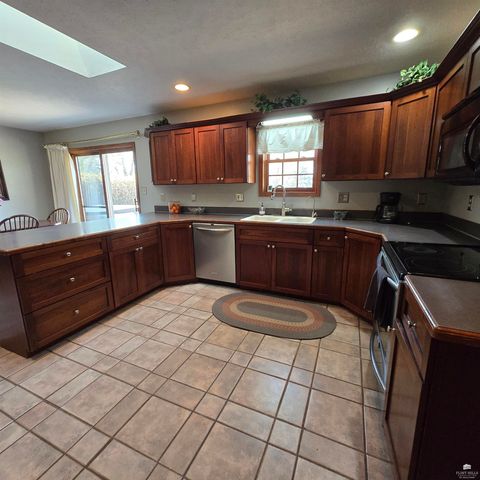 2141 Emery Lane, Abilene, KS 67410