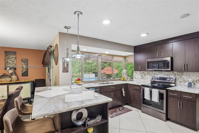8835 NW 27th St, Coral Springs, FL 33065