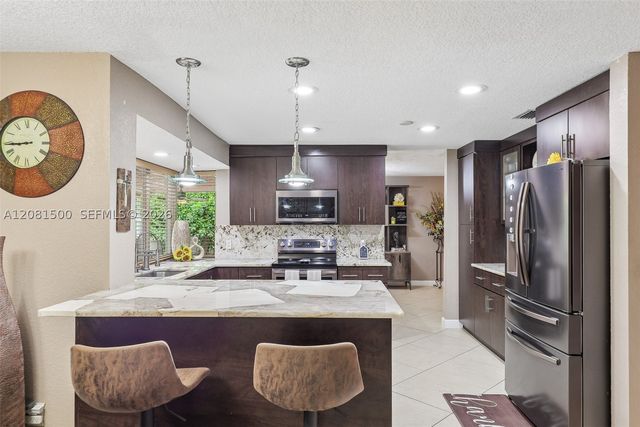 8835 NW 27th St, Coral Springs, FL 33065