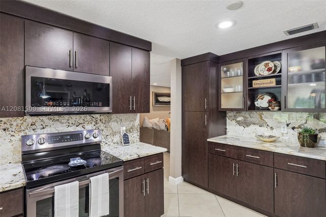 8835 NW 27th St, Coral Springs, FL 33065