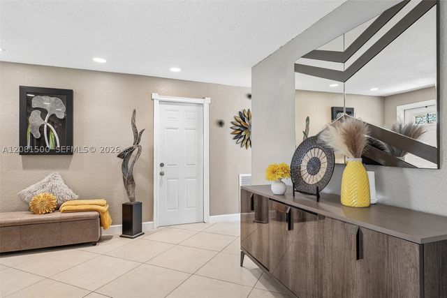 8835 NW 27th St, Coral Springs, FL 33065