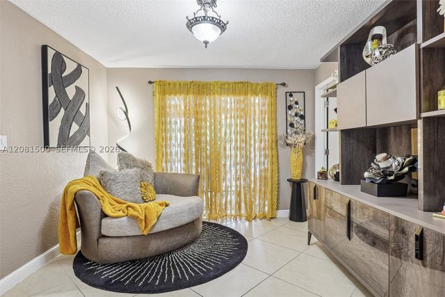 8835 NW 27th St, Coral Springs, FL 33065