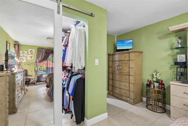8835 NW 27th St, Coral Springs, FL 33065