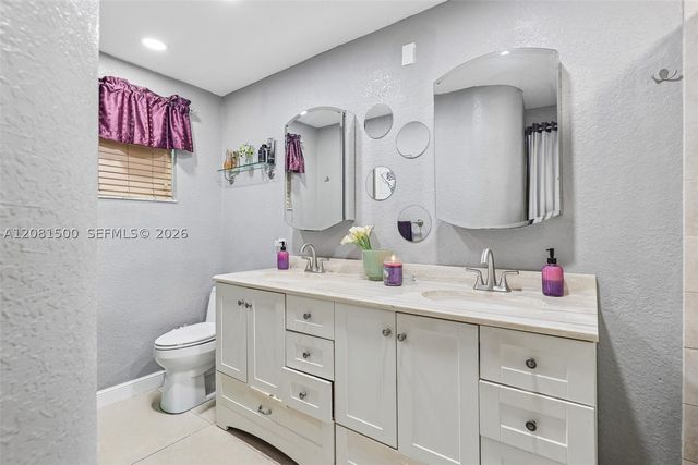 8835 NW 27th St, Coral Springs, FL 33065
