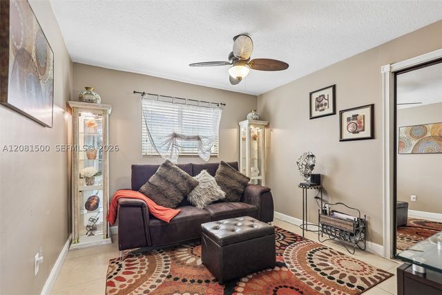 8835 NW 27th St, Coral Springs, FL 33065