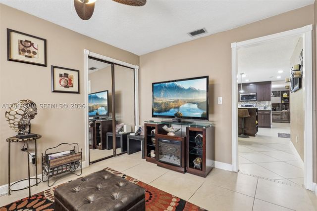 8835 NW 27th St, Coral Springs, FL 33065