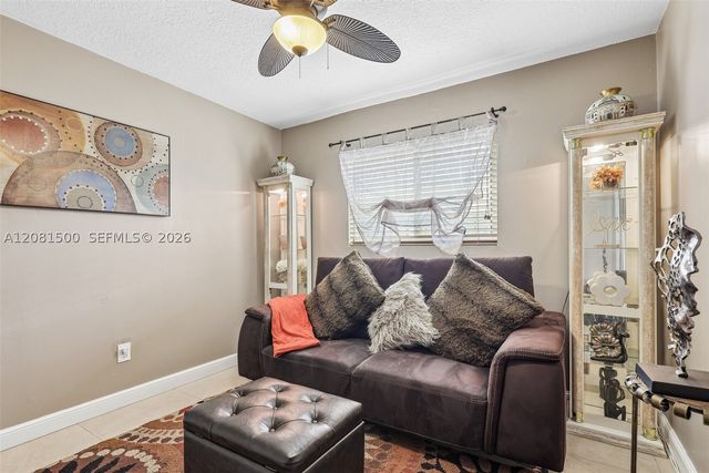 8835 NW 27th St, Coral Springs, FL 33065