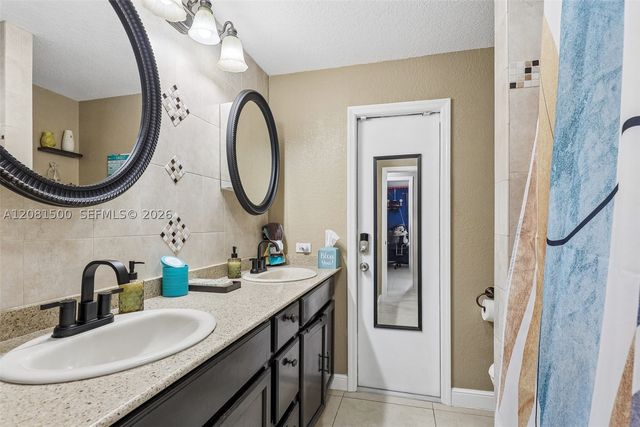 8835 NW 27th St, Coral Springs, FL 33065