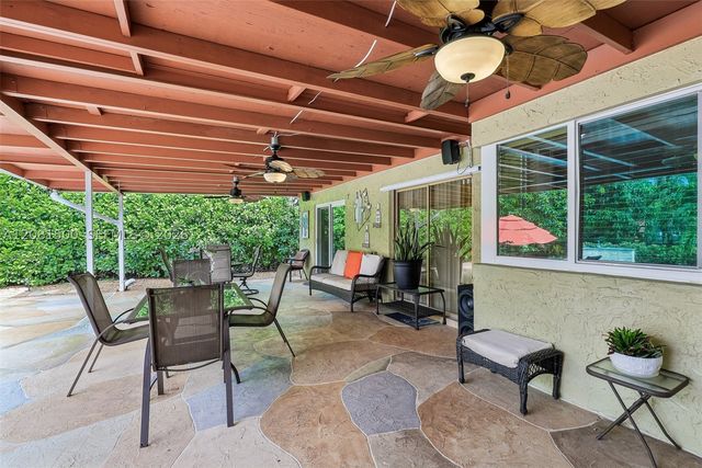 8835 NW 27th St, Coral Springs, FL 33065