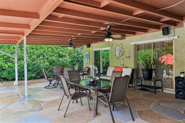 8835 NW 27th St, Coral Springs, FL 33065