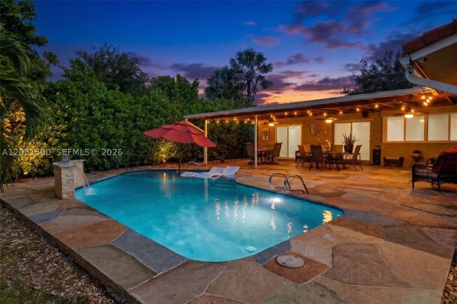 8835 NW 27th St, Coral Springs, FL 33065