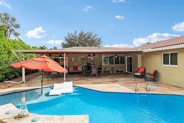 8835 NW 27th St, Coral Springs, FL 33065