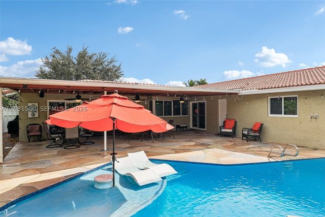 8835 NW 27th St, Coral Springs, FL 33065