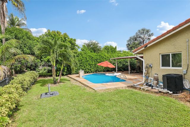 8835 NW 27th St, Coral Springs, FL 33065