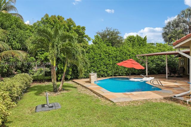 8835 NW 27th St, Coral Springs, FL 33065
