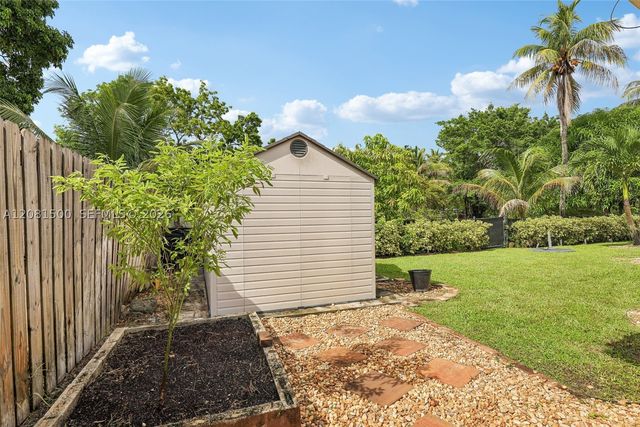 8835 NW 27th St, Coral Springs, FL 33065