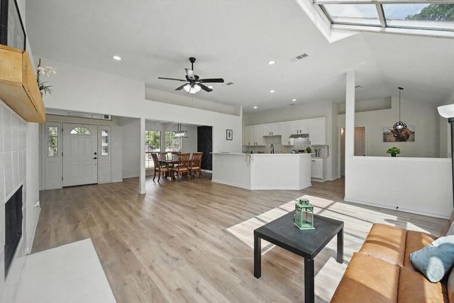 400 Baldwin Drive, Joshua, TX 76058