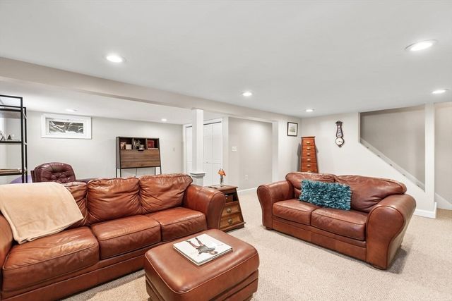 21 Marcia Rd, Wilmington, MA 01887