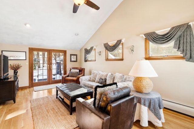 21 Marcia Rd, Wilmington, MA 01887