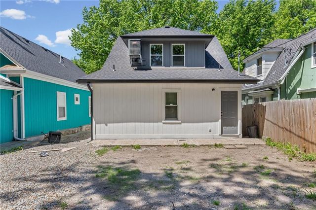 2515 Askew Avenue, Kansas City, MO 64127