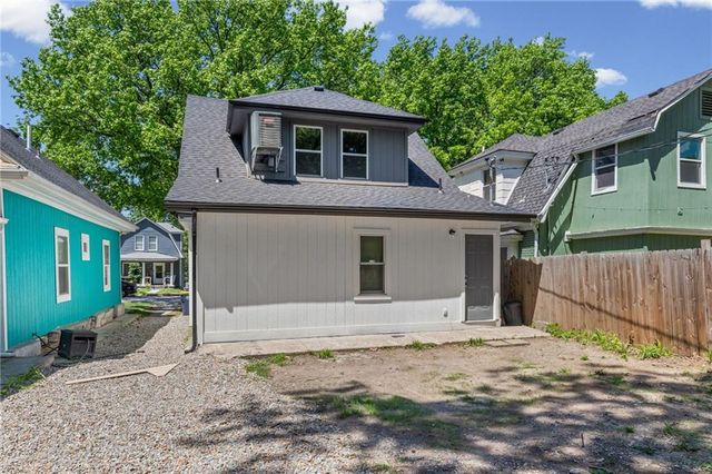 2515 Askew Avenue, Kansas City, MO 64127
