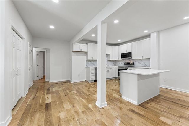 2515 Askew Avenue, Kansas City, MO 64127