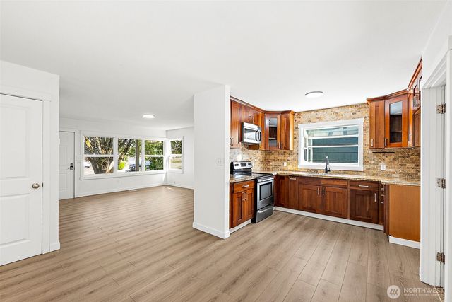 912 E 51st Street, Tacoma, WA 98404