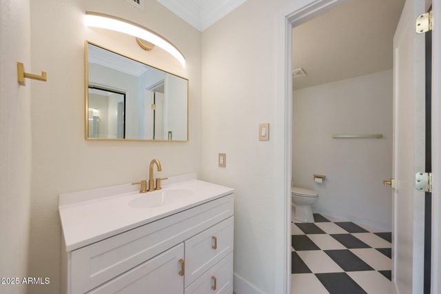 8238 E KEIM Drive, Scottsdale, AZ 85250
