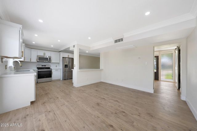 8238 E KEIM Drive, Scottsdale, AZ 85250
