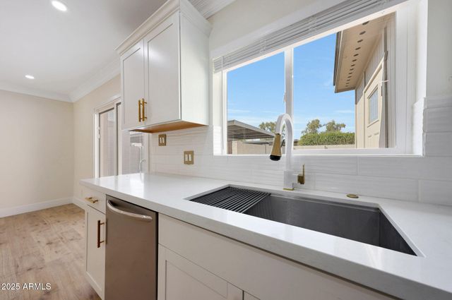 8238 E KEIM Drive, Scottsdale, AZ 85250