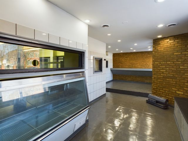 5419 W Madison Street, Chicago, IL 60644