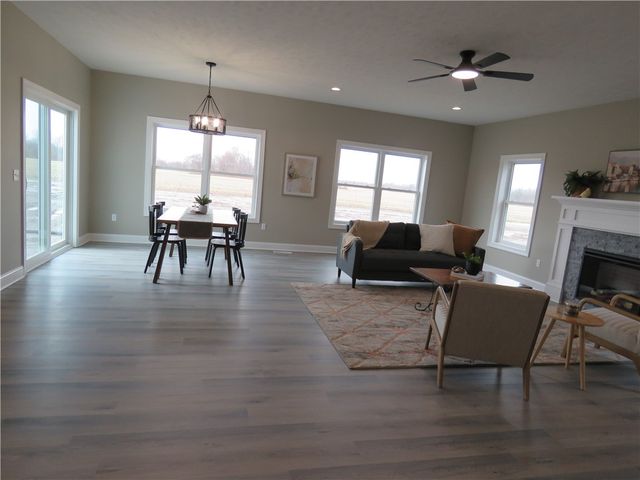 281 Collamer Rd, Parma, NY 14468