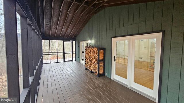 168 PIONEER TRL, Great Cacapon, WV 25422