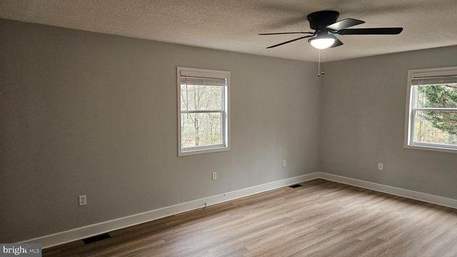 168 PIONEER TRL, Great Cacapon, WV 25422