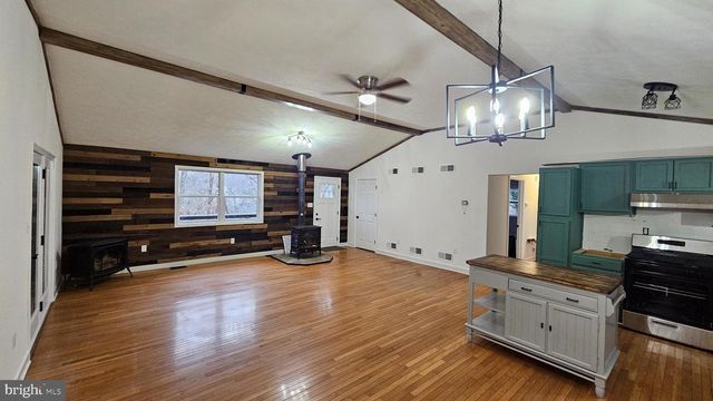 168 PIONEER TRL, Great Cacapon, WV 25422