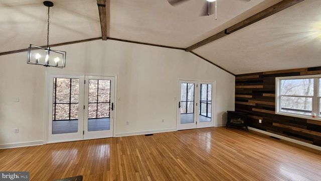 168 PIONEER TRL, Great Cacapon, WV 25422