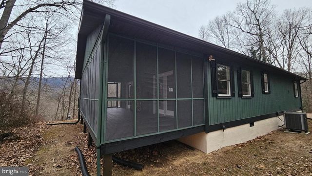 168 PIONEER TRL, Great Cacapon, WV 25422