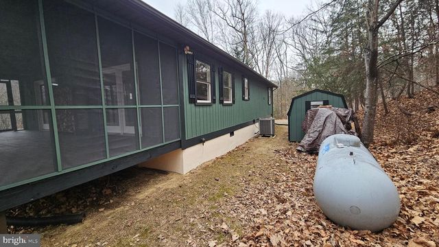 168 PIONEER TRL, Great Cacapon, WV 25422