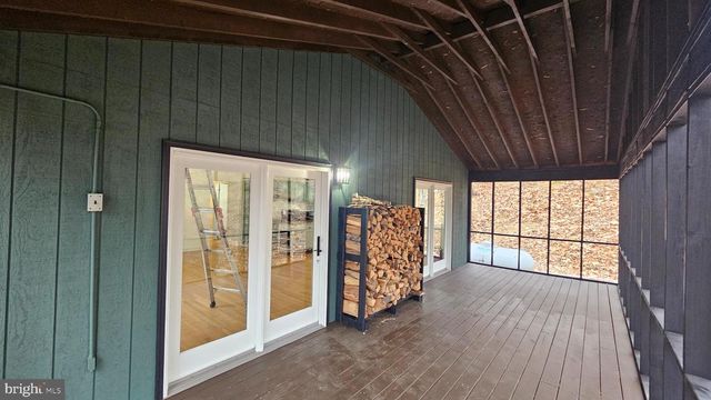 168 PIONEER TRL, Great Cacapon, WV 25422